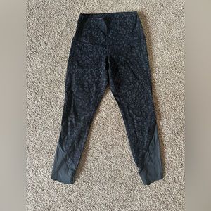 Lululemon crop leggings size 6